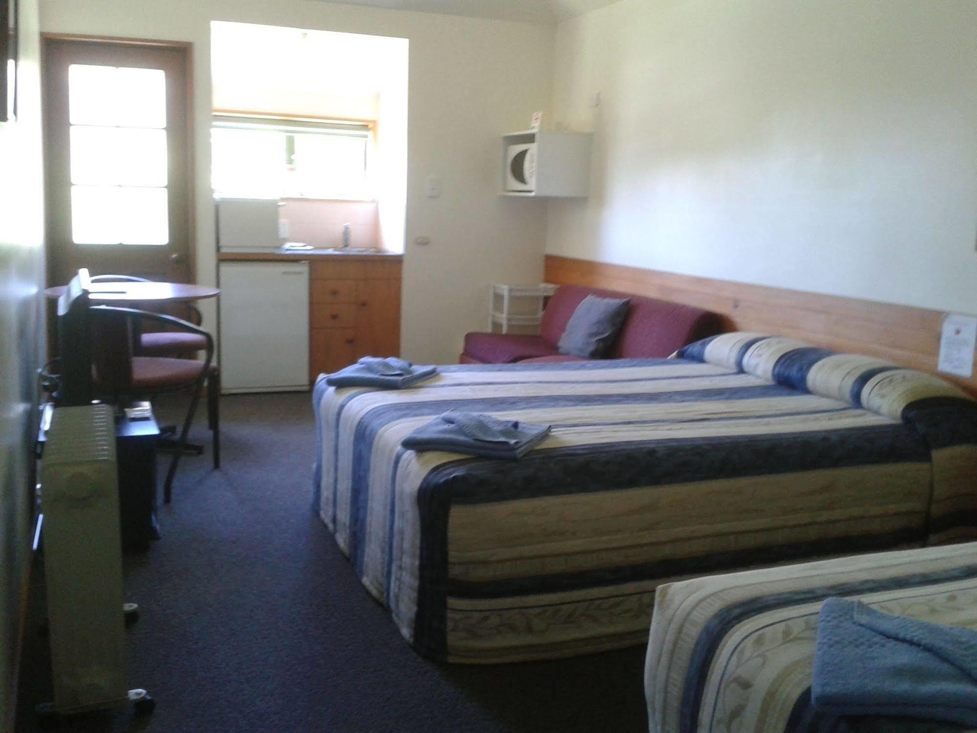 جيرالدين Four Peaks Motel المظهر الخارجي الصورة